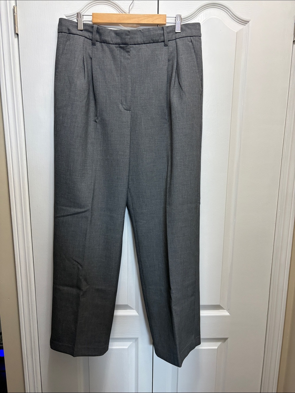 Aritzia Effortless Pants in Eversential fabric - Heather Grey - Size XL